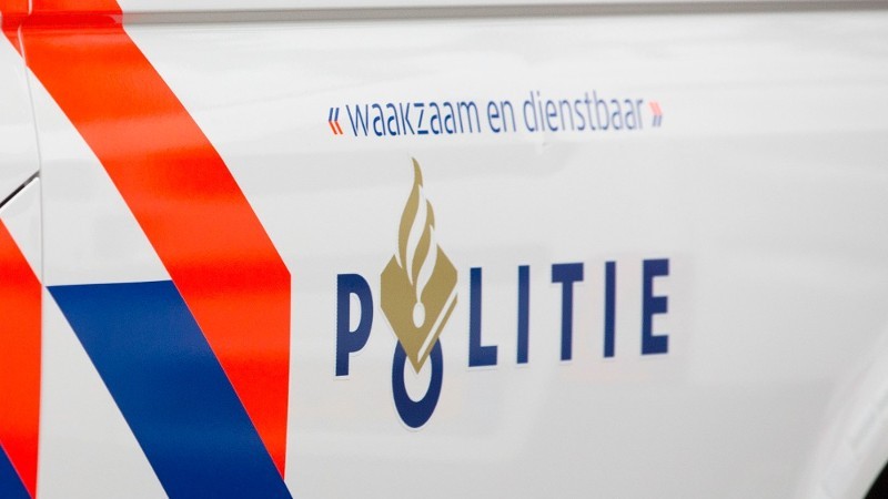 Meerdere auto's rijden in op persoon; poging tot doodslag of moord..