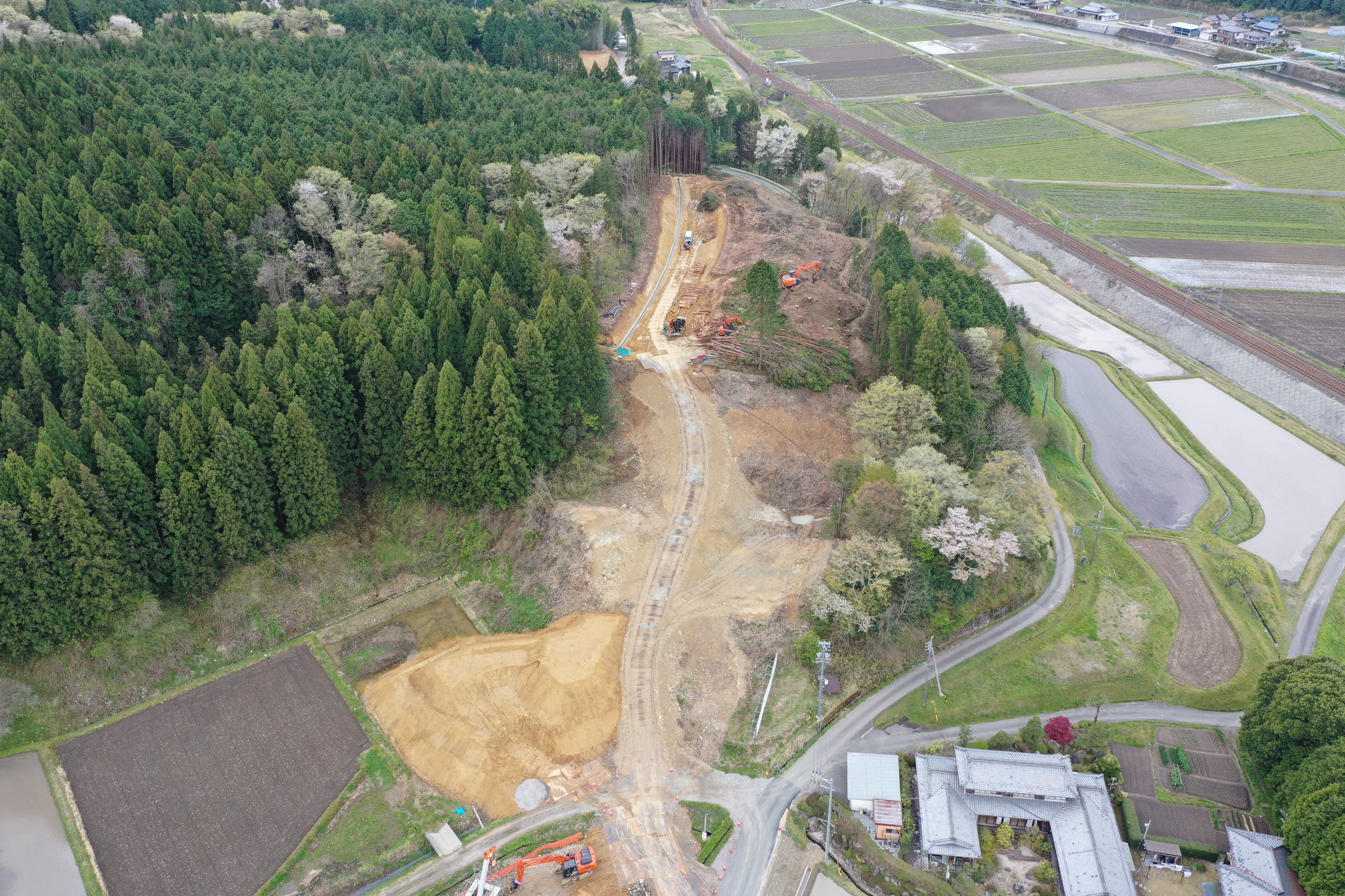 国土交通省 多治見砂防国道事務所 瑞浪恵那道路 釜戸地区下部工事 国道19号 瑞浪恵那道路 整備のための山を削る 切土 工事 を実施しています 国道１９号 T Co 0e6gg7u8it Twitter