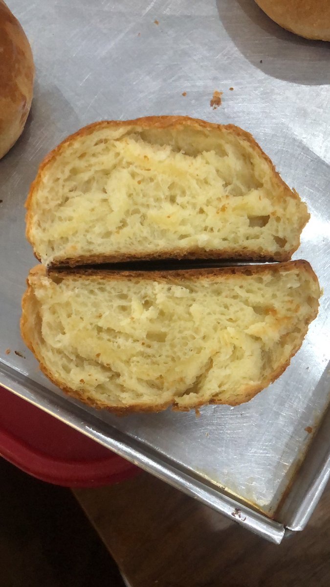 milasnincire's tweet photo. Second attempt making brioche buns

Playing with hydration and 
implement asian technique called tan zhong 
#fermentationisfun
#runoutsesameseed https://t.co/4Nqf7K5PnF