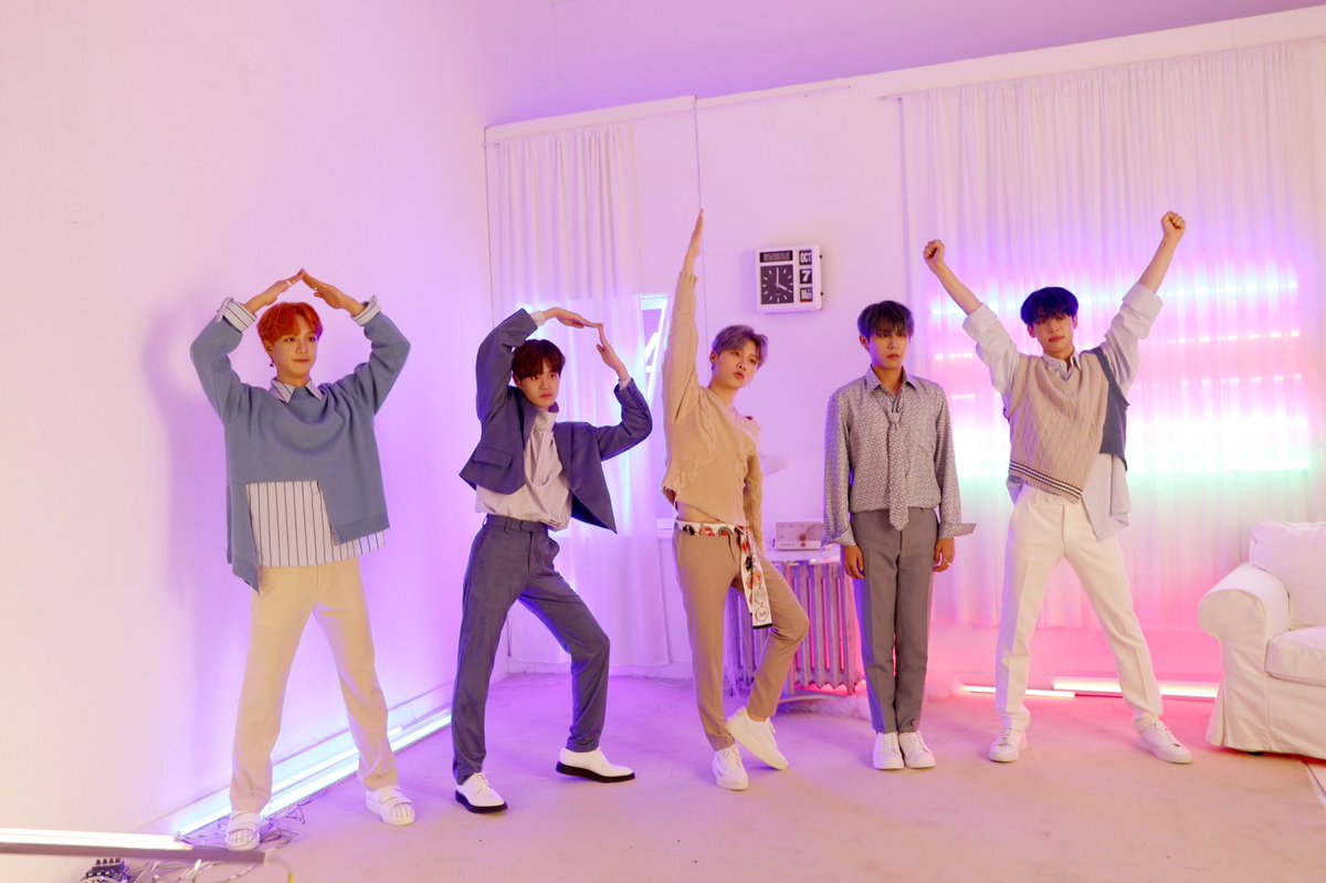AB6IX tweet media