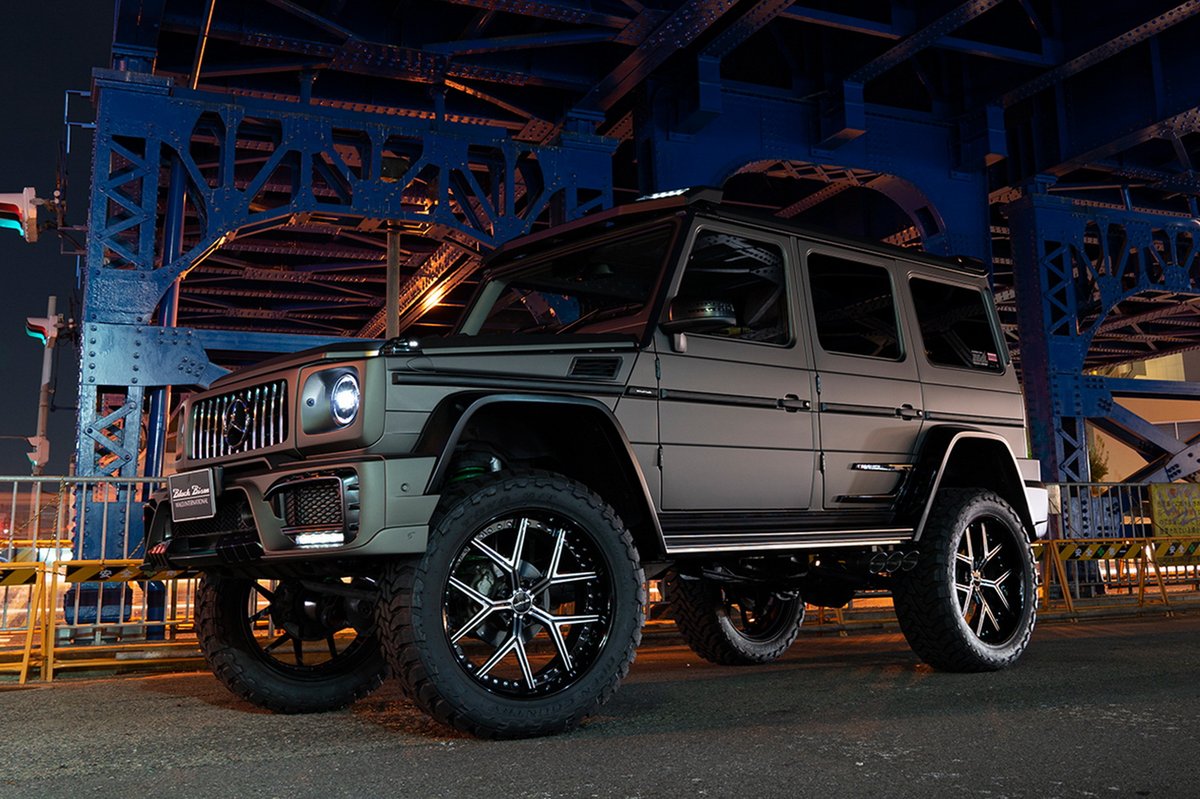 AutomovilMex's tweet photo. El preparador japonés #Wald International devela su body-kit 'Black Bison' para la anterior generación de la #MercedesBenz #ClaseG, que actualiza su look para hacerla ver como la más reciente, y añade escape triple y rines de 24". #ModificadosAP #EstiloDeVidaAP https://t.co/lRdQm6EHSh