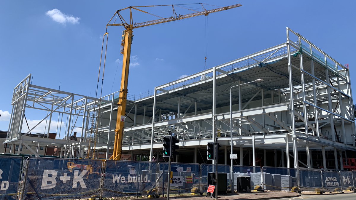 MetCladContract's tweet photo. The @SikaLimited roof insulation has arrived at our Beeston cinema project in Nottingham.

@bandkbuild #roofing #facade #loveconstruction #constructionuk #Nottingham #Metclad https://t.co/EaqbzuObku