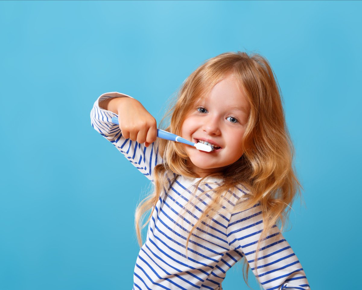 FacesAndSmiles's tweet image. To make ‘tooth brushing time’ fun for your little ones try downloading the @BrushDJ app! 🎶🦷

It gives you a choice of fantastic two-minute long #songs to play so they know when they should stop. 

Warning, these songs will be stuck in your head all day 😄

#teethtip #children