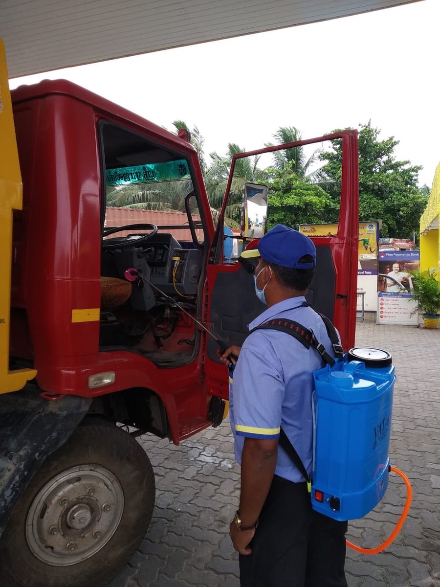 CbeRetailBpcl's tweet photo. Our #forecourtheroes delighting our customers with thoughtful safety measures. Our #footdispenser attracting lot of attention and appreciation. #cabinsanitization going as usual with all dedication and care. @BPCLRetail @BPCLimited @bpclcbe @8singhi https://t.co/P2VtjLy9fu