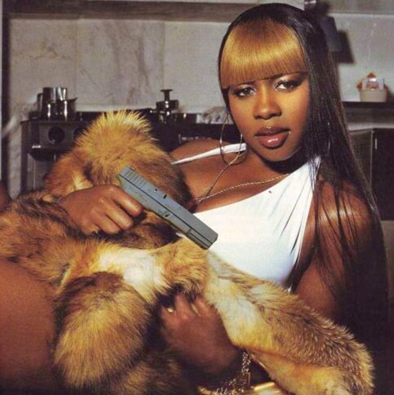 2006: Remy Ma releases her debut album “There’s Something About Remy: Based on a True Story” the album sold 35,000 copies 1st week and 160,000 copies 1st year. The album reached #33 on BB200 and #7 on R&B/Hip Hop