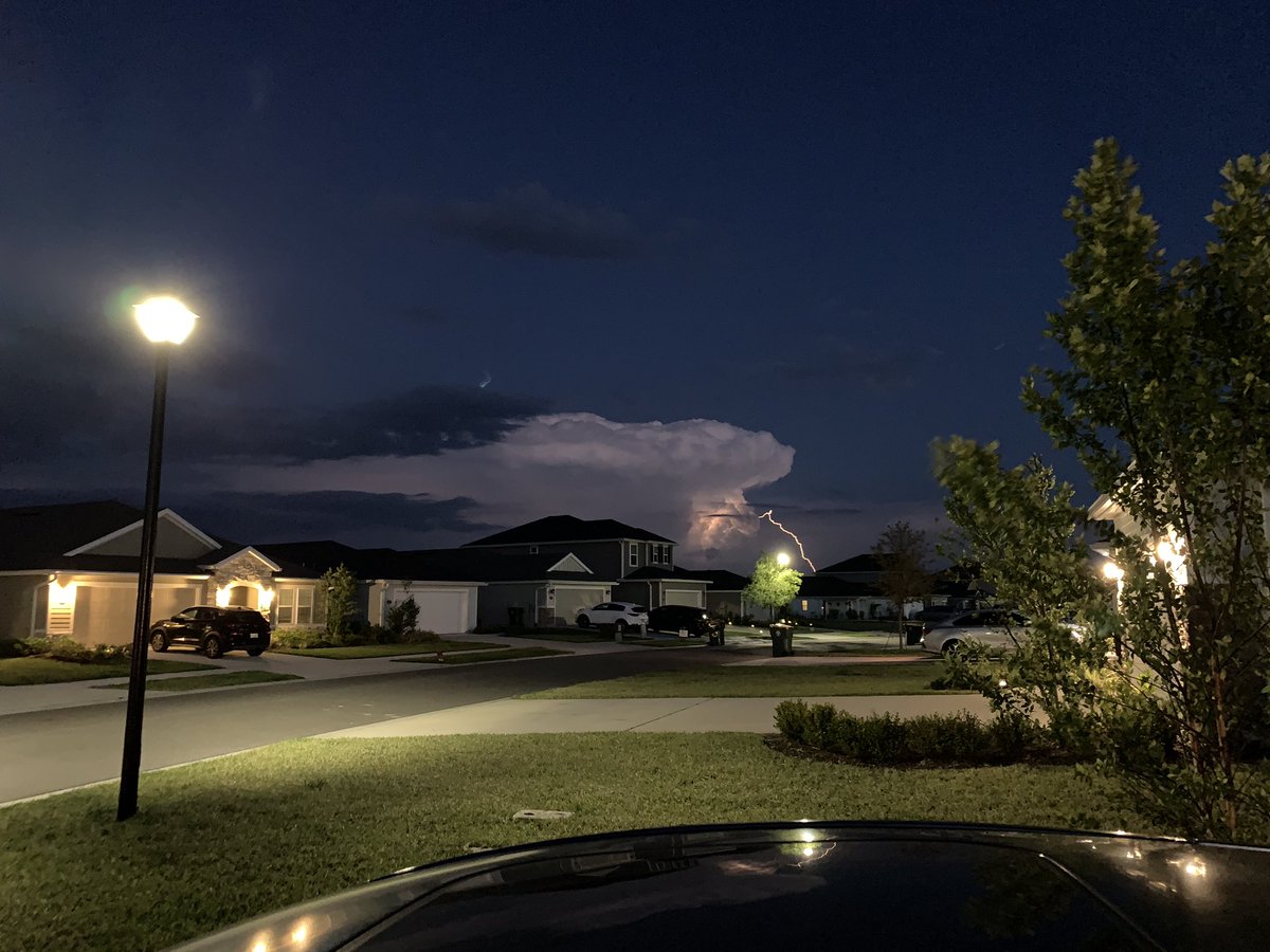 beger's tweet image. Fascinating display of lightning this evening in south Jacksonville! Mostly cloud to cloud lightning, but caught this ground lightning shot! #News4Jax  @wjxt4