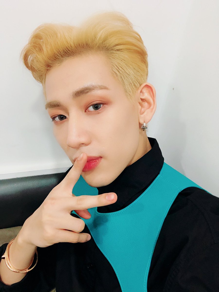 THIS LOOK. i cannot stress how stressed this made me #GOT7    #Bambam  @GOT7Official