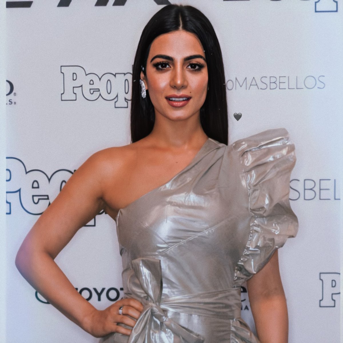emeroycemagic's tweet photo. ~#throwback | the goddess @EmeraudeToubia attending the People en Espanol's 50 Most Beautiful Gala 2017, and looking amazing as always🖤 https://t.co/f4XjlvYiR5