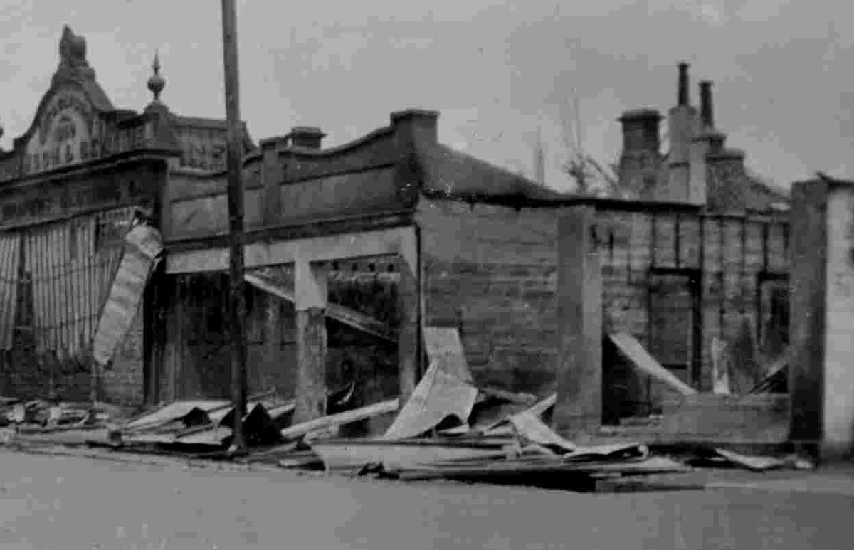 Main St photodocumentary ongoing! See Otautau history pre & post Covid: 1. Originally built & owned by GT Pulley, was a house & tea rooms/confectioner's before this fire in 1932, CC 0; 2. Rebuilt by Wesney's, is Butcher's in 1991, CC BY; 3 & 4. Carleton's Chemist May 2020, CC BY.