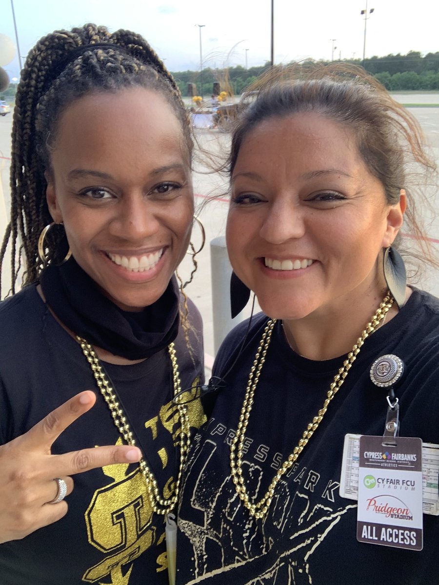 mrs_romanelli's tweet photo. The BEST counselor partner and the BFF!! Had a BLAST at #SeniorShine2020! Gosh we missed our kids!!! #ParkFirstClass https://t.co/nbMNXpKSg7