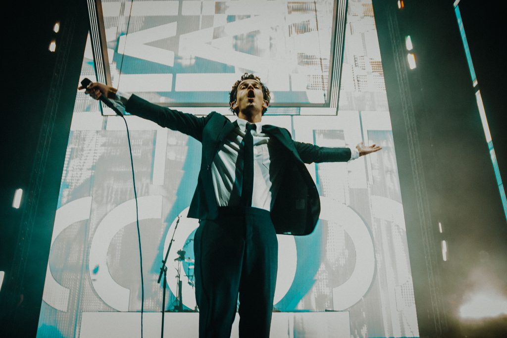 THERE'S NO ONE ELSE IN THE MUSIC INDUSTRY DOING IT LIKE HIM. GOD BLESS THE 1975 AND MATTY HEALY.