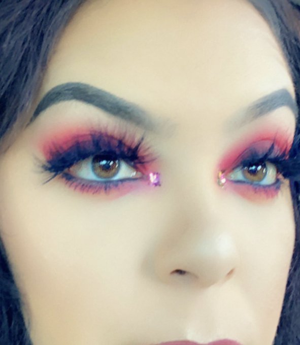 I used the @jaclyncosmetics volume 2 and my own brand @BewitchingCosm1  lashes in the style spellbound<a class="tags" target="_blank" title="On Twitter" href="/?out=eyJ0eXAiOiJKV1QiLCJhbGciOiJIUzUxMiJ9.eyJpYXQiOjE3MjU1NDA2MTIsImlzcyI6InR3cG9ybnN0YXJzLmNvbSIsIm5iZiI6MTcyNTU0MDYxMiwiZXhwIjoxNzU3MDc2NjEyLCJyZWRpcmVjdF91cmwiOiJodHRwczovL3R3aXR0ZXIuY29tL2phY2x5bmNvc21ldGljcyJ9.58s_VYPC_YxBmdKvpFzHcENTeL2b1WSuF29ytC5V8Ip7KfLaTSfRPHyzfT0uEvdAK3KrXDNljVObNAEDGqsHMg">@jaclyncosmetics</a><a href="/tag/makeupartist"class="tags"><span>#makeupartist</span></a><a href="/tag/selflove"class="tags"><span>#selflove</span></a><a href="/tag/makeupaddict"class="tags"><span>#makeupaddict</span></a>