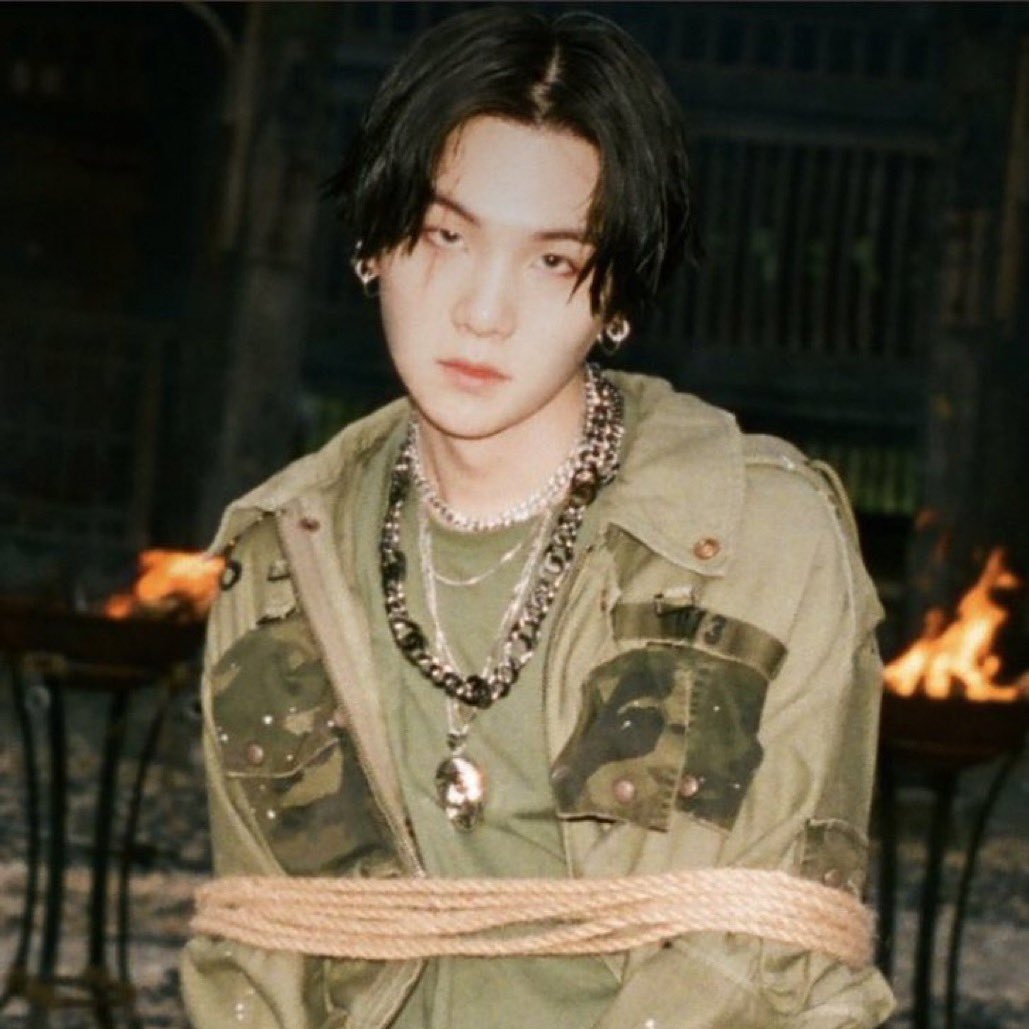 KTaevu's tweet photo. #YOONGICULT 
#AGUSTD2ISCOMING 
🐈>>>😎 https://t.co/wHH8OzCh8K