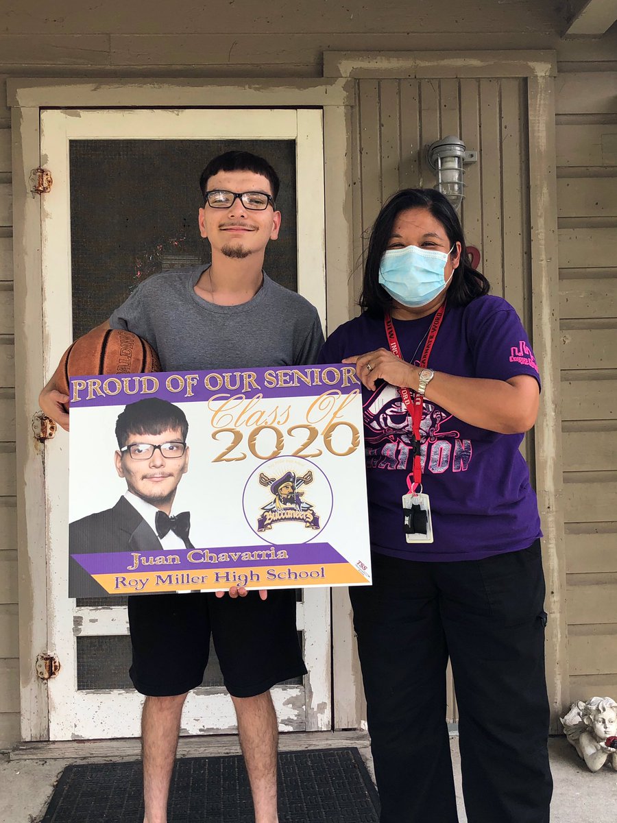 BucsHs's tweet photo. We love our PTA parents who purchased yard signs for the “First in Family” graduates and joined us to surprise students at homes. Nurses, teachers, clerks and others took time to  brighten the days of the seniors by delivering their personalized signs. Teamwork! Go BUCS! @ccisd https://t.co/LrlLUmoEVm