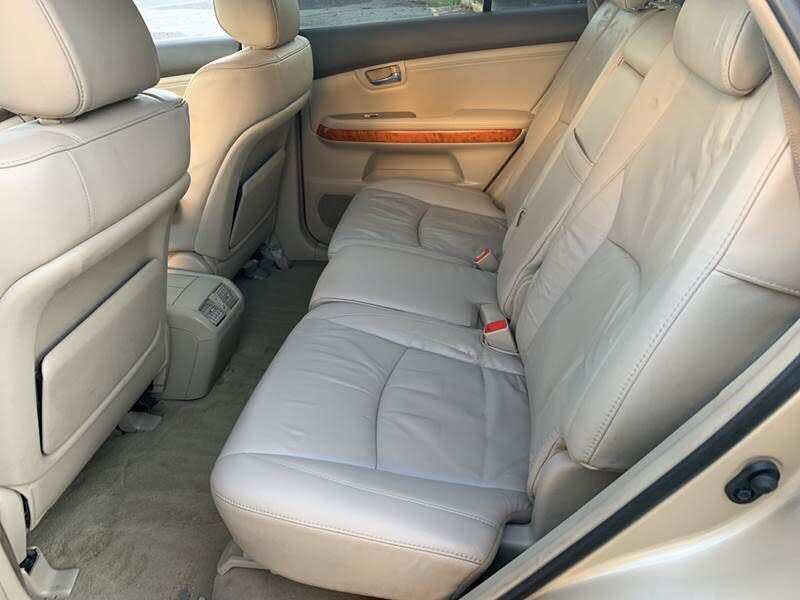 BayKerrison's tweet photo. 🇺🇸 PRE- O R D E R 🇳🇬 2009 RX 350.
And have it shipped and delivered to your doorstep in Nigeria in 6 weeks.
DM: @KeRrison_Auto_Bay. 
FB: KeRrison Auto_Bay.
☎️0816 9653086. 
📱+2348152649452.
.
To acquire this Auto Masterpiece. 
@KeRrison_Auto_Bay. 
We Have Cars For Every Budget! https://t.co/i3STu2WKxM