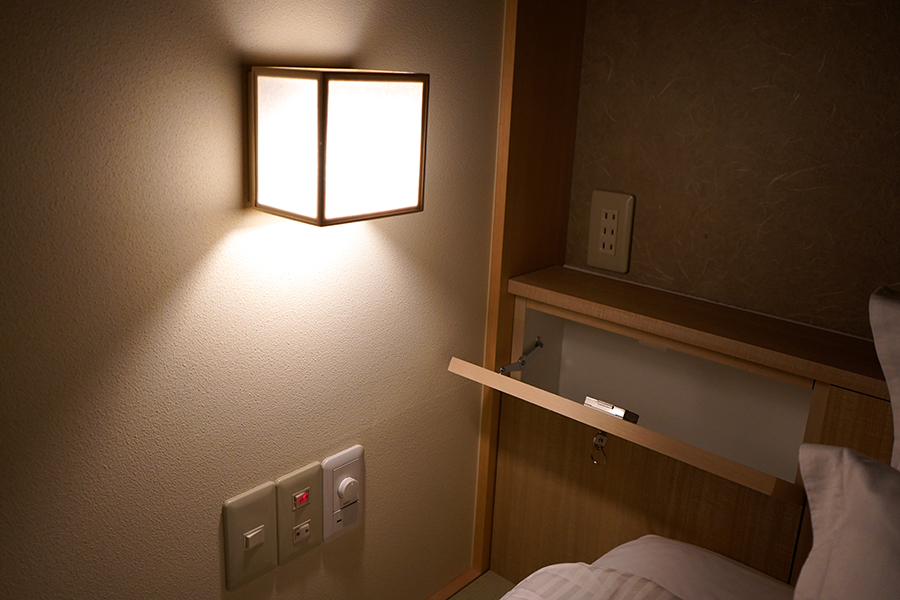 hotelzen_jp's tweet photo. Keep your valuables within easy reach with your very own #safetybox. Each #capsule has one, so you won't have to worry. 

-
 
#hotelzentokyo #tokyo #japan #exploretokyo #capsulehotel #capsulehoteltokyo #stayzen #visitjapan #travel #zen #design #travelsolo #japantravelguide https://t.co/J3tT3NpjVP