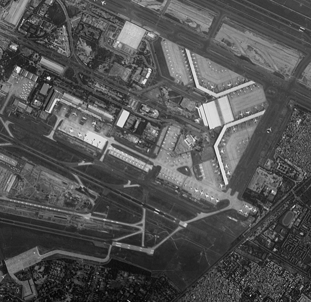 zingaroo's tweet photo. Indira Gandhi International Airport, New Delhi (7 May 2020) #Proba1 https://t.co/zxzFN3lIoK