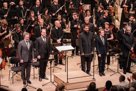ch_OrchParis's tweet photo. C’était il y a un an #WarRequiem @elbphilharmonie @OrchestreParis @djharding @AJRStaples #CGerhaher @MissBelleCloche #LSow #choeurenfants et que c’était bon ♥️ 💕 https://t.co/SHLhqDVOBK