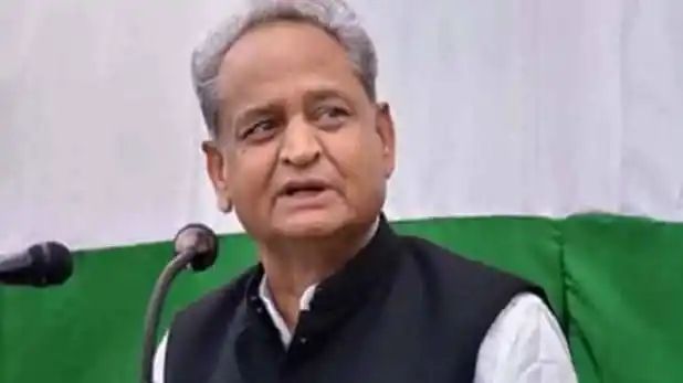 rajeshchohan28's tweet image. प्रियंका गांधी वाड्रा जी, राजस्थान सरकार की तरफ से 70 बसों का 36 लाख रुपया किराया मांगा जाना और आपका प्रवासी मजदूरों के लिए हजार बसें राजस्थान से सिर्फ यूपी में भेजना सिर्फ राजनीति है। क्योंकि आप क्षेत्रीय नहीं राष्ट्रीय पार्टी से संबंध रखते हैं। सिर्फ राजनीति है