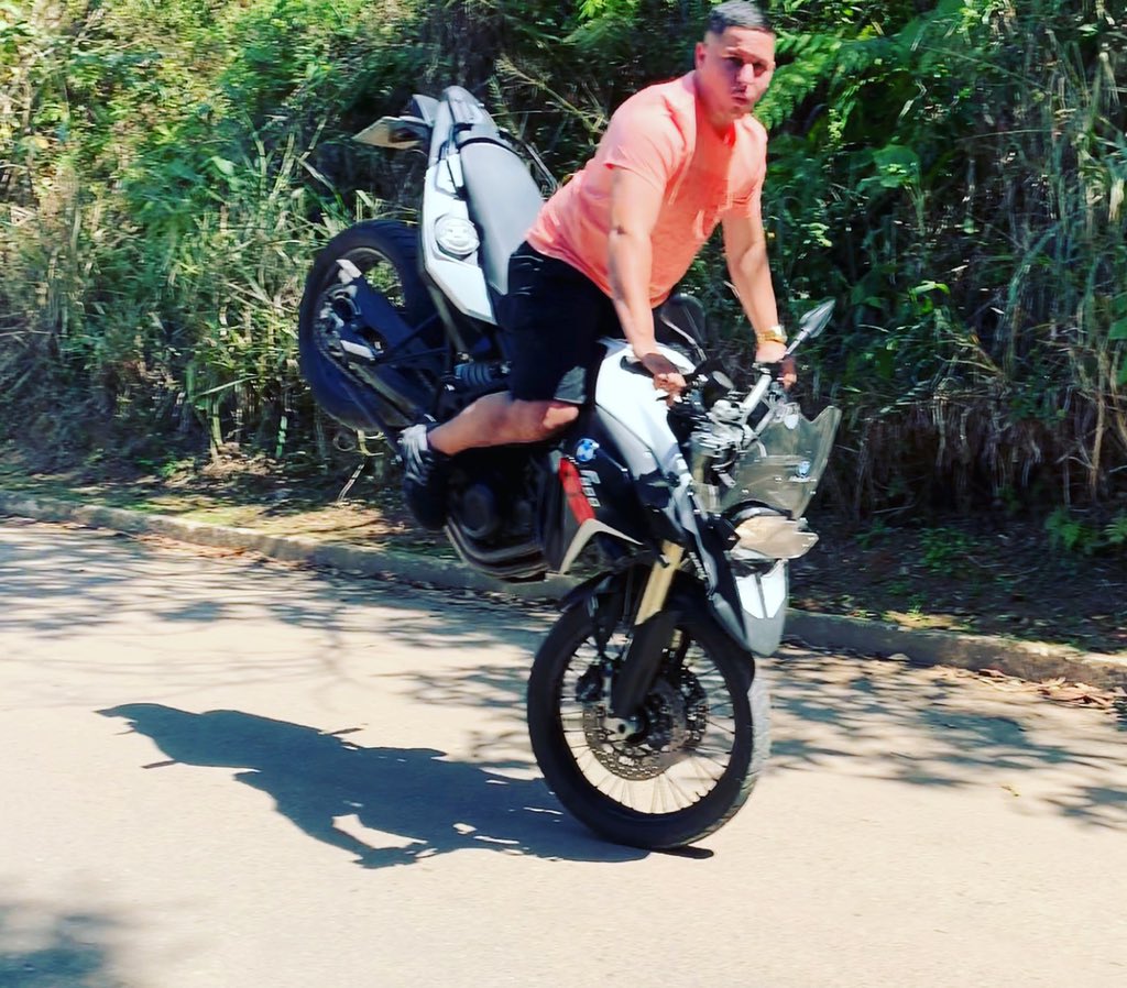 di_piloto's tweet photo. TBT em Penedo, RL na bruta 🥺

#F800GS #RL #Pato22 #244NãoÉCrime #Favela https://t.co/N0XBrkxwE9