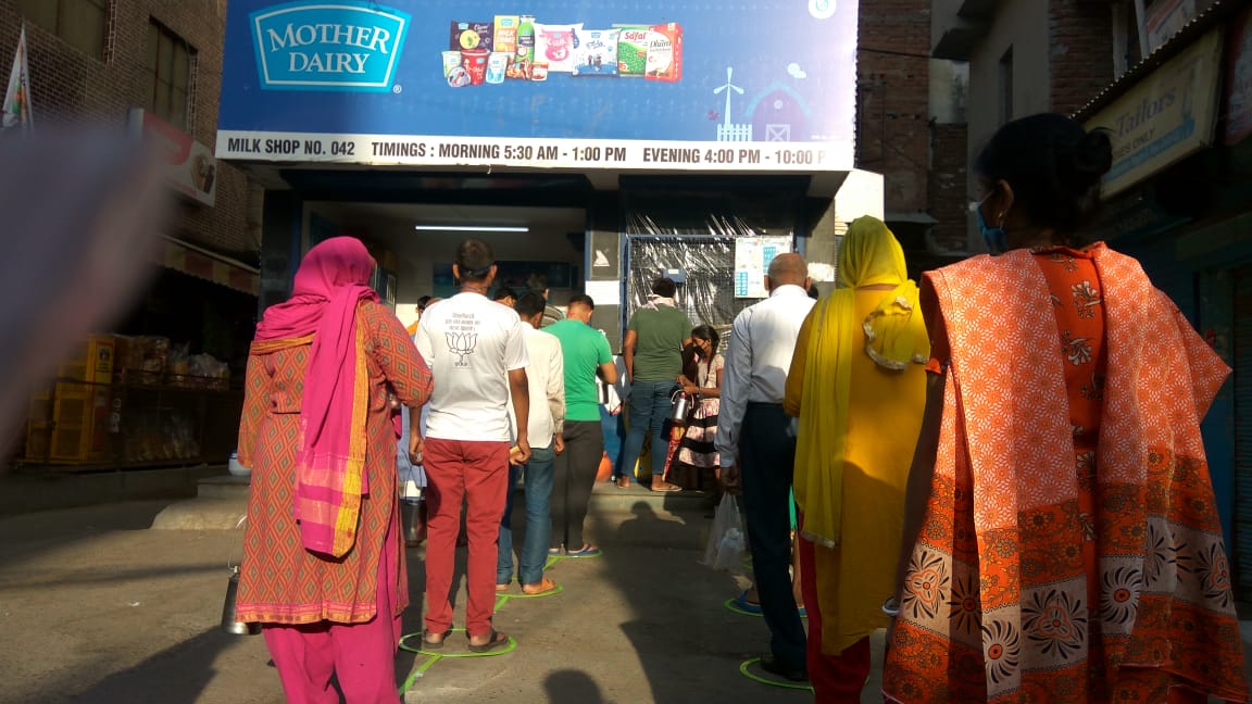 vijaychakraa's tweet photo. We the team at #Vijaychakraa are happy to be continuing doing our bit for the society. #Vijaychakraa is being assembled at various @MotherDairyMilk stations.
@makeinindia @PMOIndia @narendramodi @MoHFW_INDIA @LogicalIndians @thebetterindia @akshaykumar https://t.co/XycD9BxcMk
