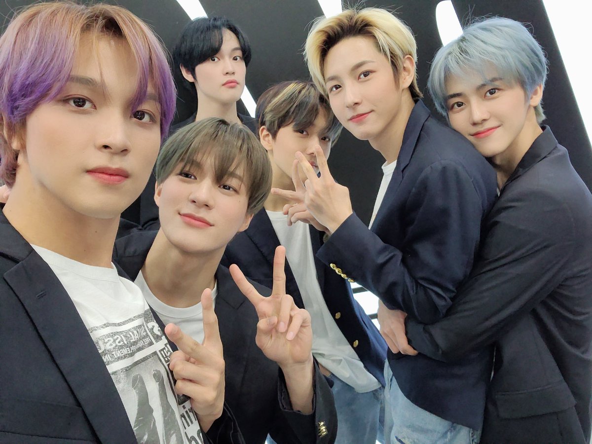 NCTDREAMCENTER's tweet photo. 200522 NCT DREAM 'Reload' Album surpassed 470k sales on Hanteo!

#NCTDREAM @NCTsmtown_DREAM https://t.co/8inpH81AWK