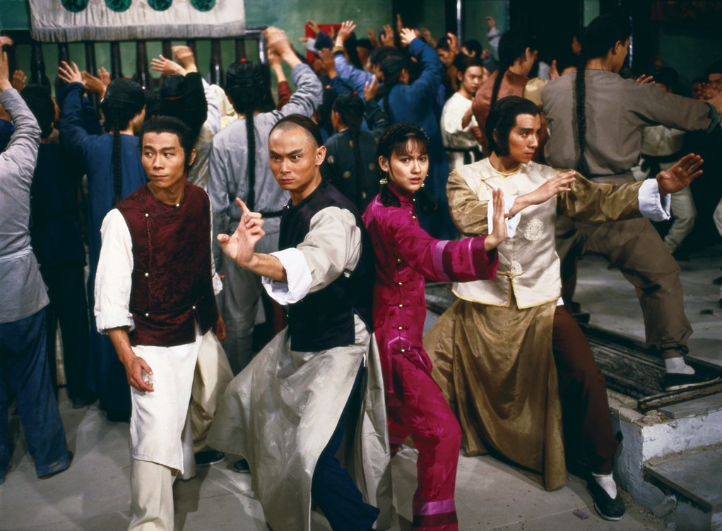 32. MARTIAL CLUB (1981)A follow-up to CHALLENGE OF THE MASTERS, with Liu Chia-hui returned as a young Huang Fei-hong. One of Shaw Brothers' beloved lighthearted kungfu films. The alleyway fight is among the most beautifully choreographed fight scenes I've ever seen.