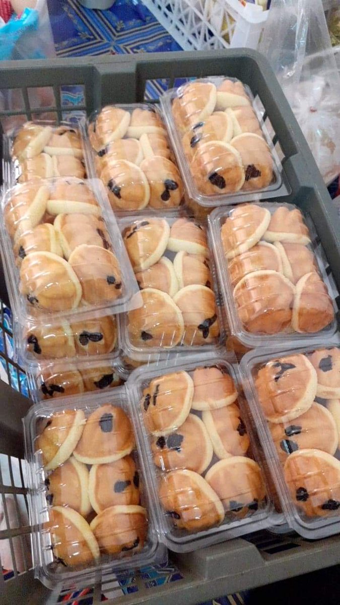 Francopt2's tweet photo. ขนมไข่นิ่มและขนมปังกรอบอบเนย กล่องละ 20 บาท ยังสั่งได้เรื่อยๆนะครับ พร้อมทำส่งครับ 😅✔ #ตลาดนัดออนไลน์ประชาธิปไตย #ฝากร้าน https://t.co/HPKXO6VNLu