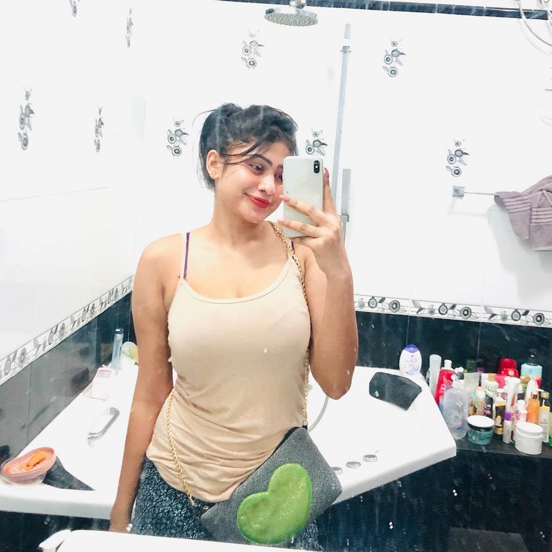 FcPiumi's tweet photo. Bathing #selfie 🛀🛀🏻 https://t.co/Q790zvkH71
