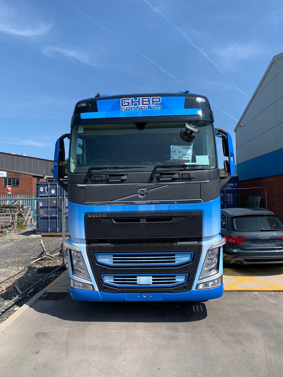 RevolutionWrapsUK tweet media