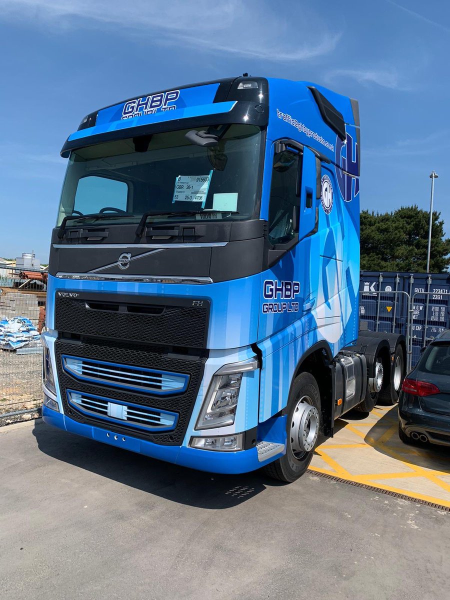 RevolutionWrapsUK tweet media