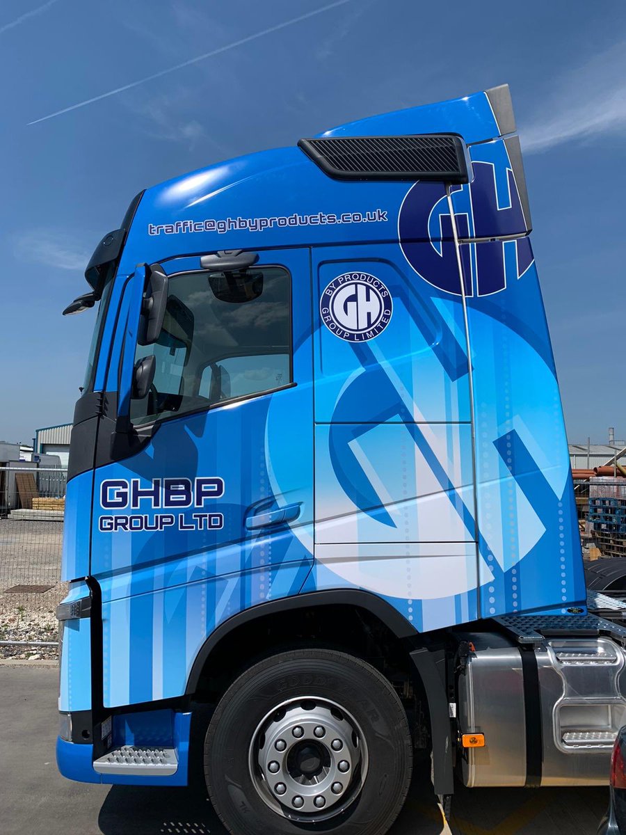 RevolutionWrapsUK tweet media