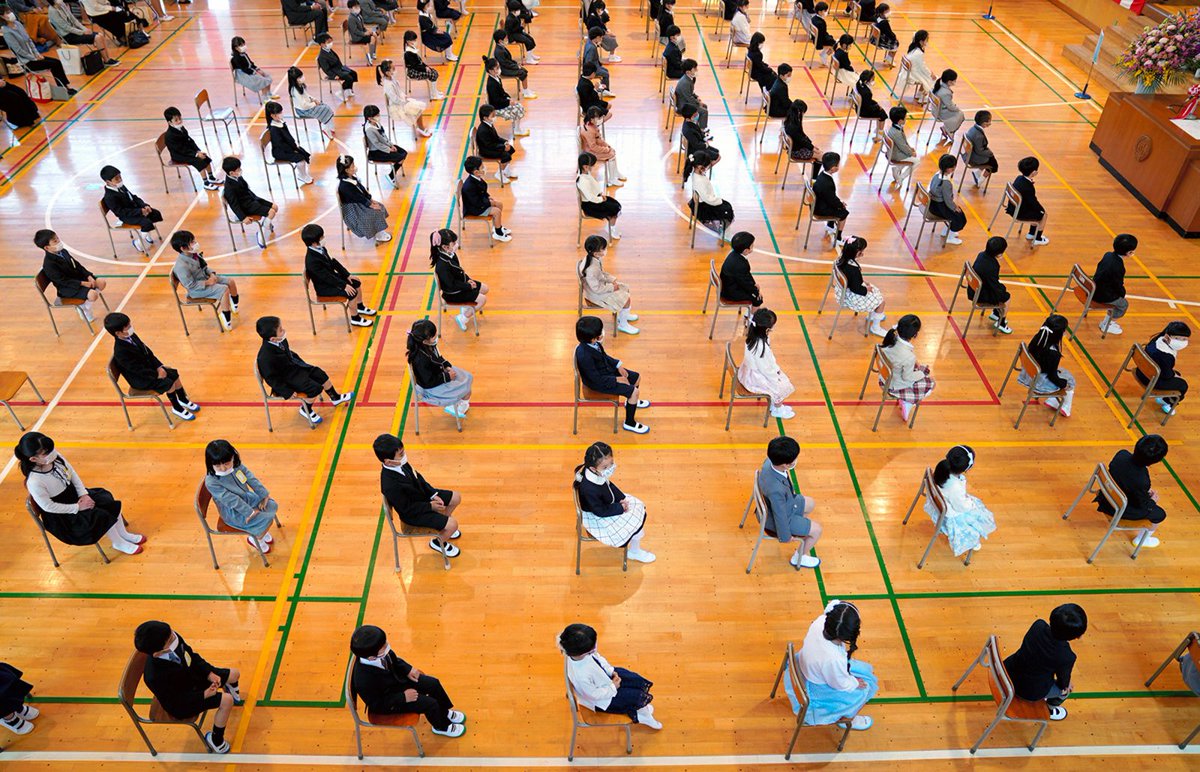 2. Alumnos en Yokohama, Japón.