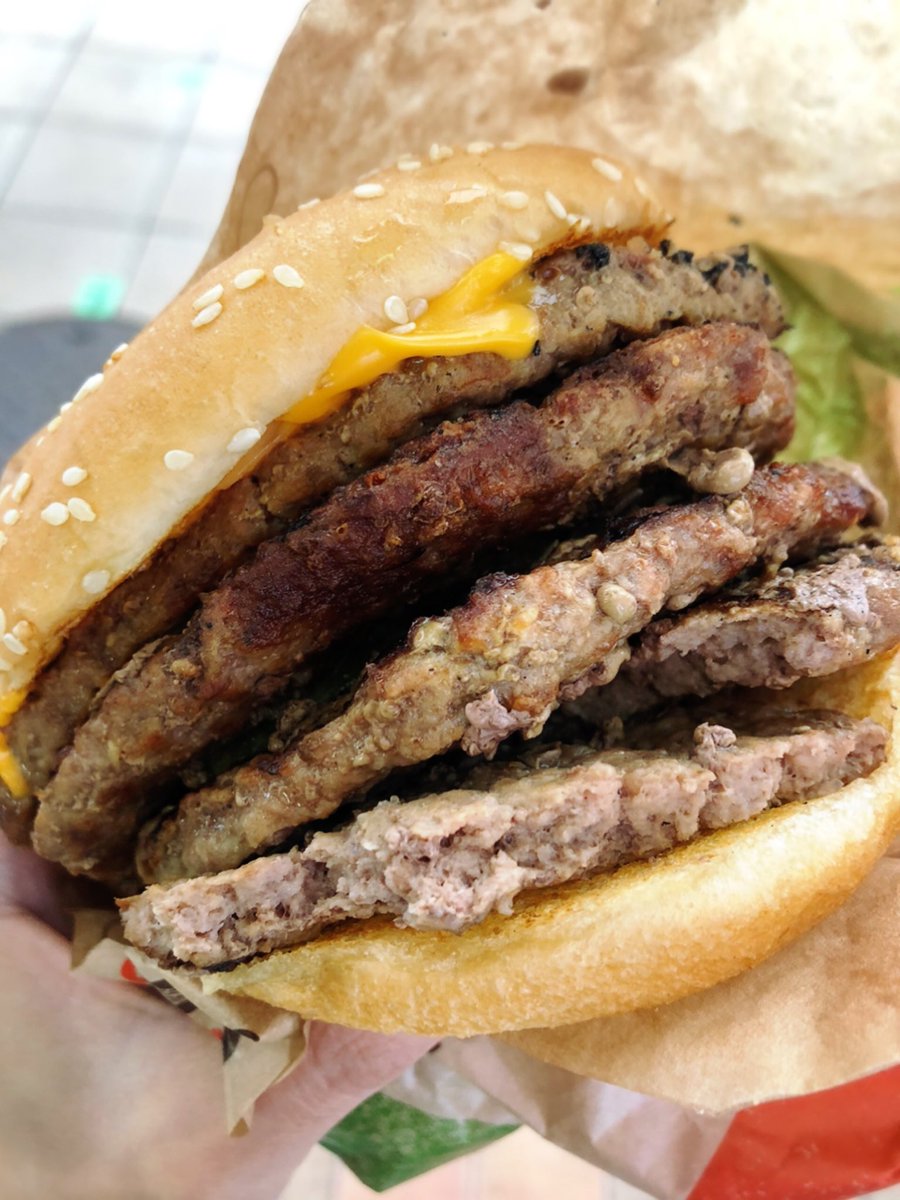 xgospelx's tweet photo. バーガーキングさんのストロング超ワンパウンドビーフバーガー😹 https://t.co/vnNqznn34U