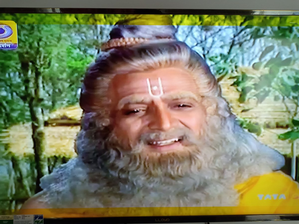 cluelessAnupam's tweet photo. @IamSarvadamann is this Ritesh Deshmukh in the Shandilya ashram talking to Vasudev. plz clarify 😂😂
@Riteishd #ShriKrishna #RamanandSagar @DDNational https://t.co/5uuPXPXXq8