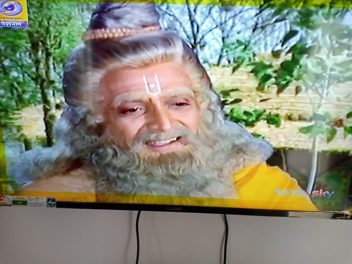 cluelessAnupam's tweet photo. @IamSarvadamann is this Ritesh Deshmukh in the Shandilya ashram talking to Vasudev. plz clarify 😂😂
@Riteishd #ShriKrishna #RamanandSagar @DDNational https://t.co/5uuPXPXXq8