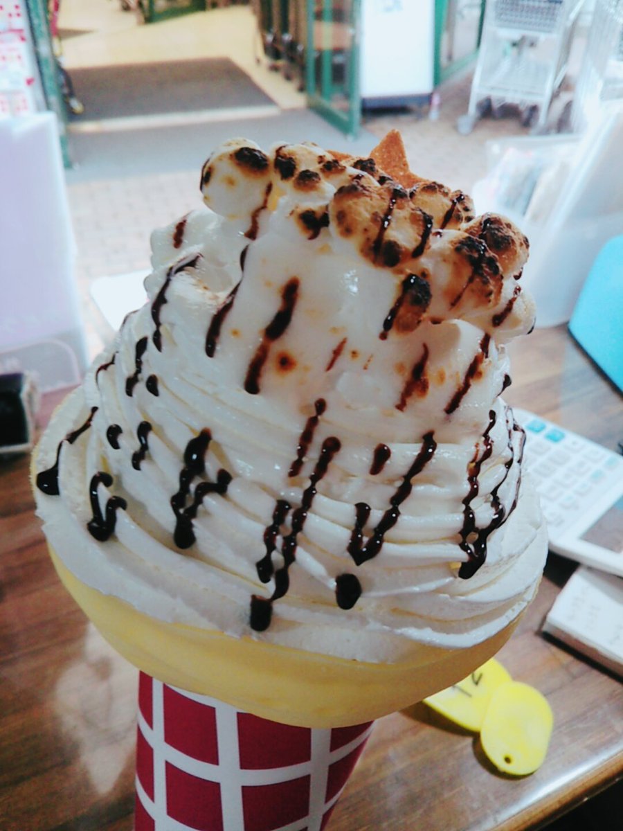 クレープの移動販売 キャラントカフェ 焼きマシュマロクリームのクリーム増し増し 初めて頼まれた 目の前でペロッと食べてったお兄さん 次は負けません キャラントカフェ クレープ マルエツ伊奈店 伊奈町