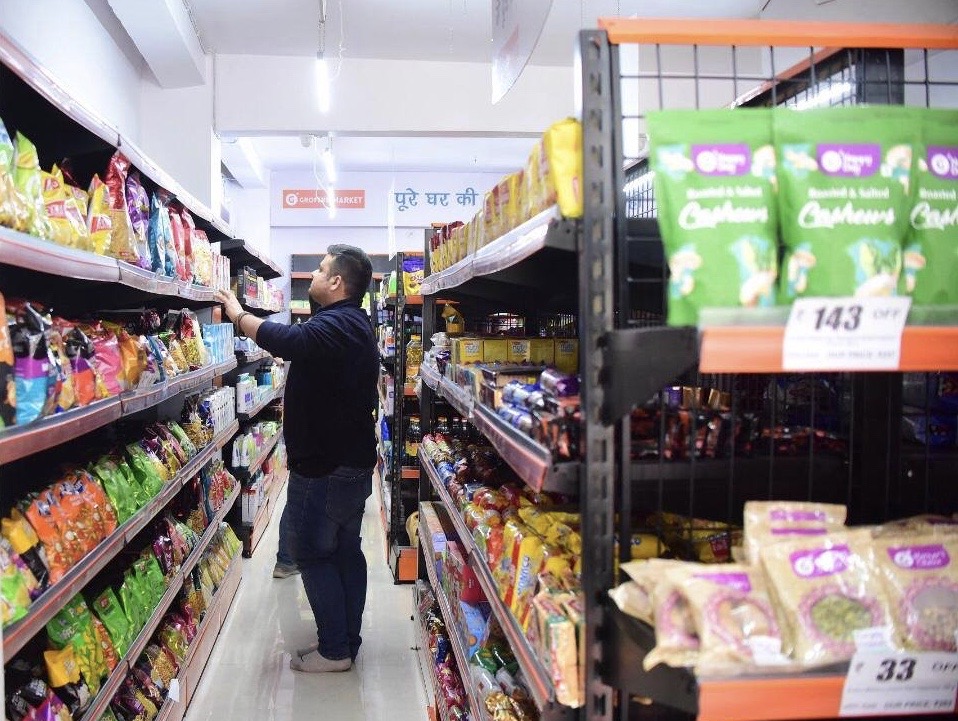 theknownface's tweet photo. We are looking to empower 1,000 business owners and create employment opportunities for 10,000 people over the next 12 months through this program. Applications are open at https://t.co/Y8IaOtmAg5 or drop a line at getmarket@grofers.com. Pictures from partner store in Lucknow.[5] https://t.co/ng7AzEdaG2