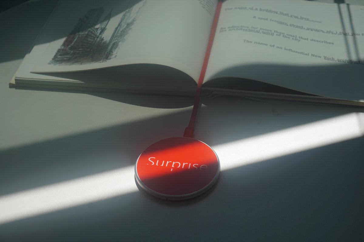 Surprise_Global's tweet photo. Sharp and Decent. Chargi Red.
#chargi #lifestyletech #nofilter2020 #wireless #StayAtHome 
#wirelesscharger https://t.co/hhZyee48Vr