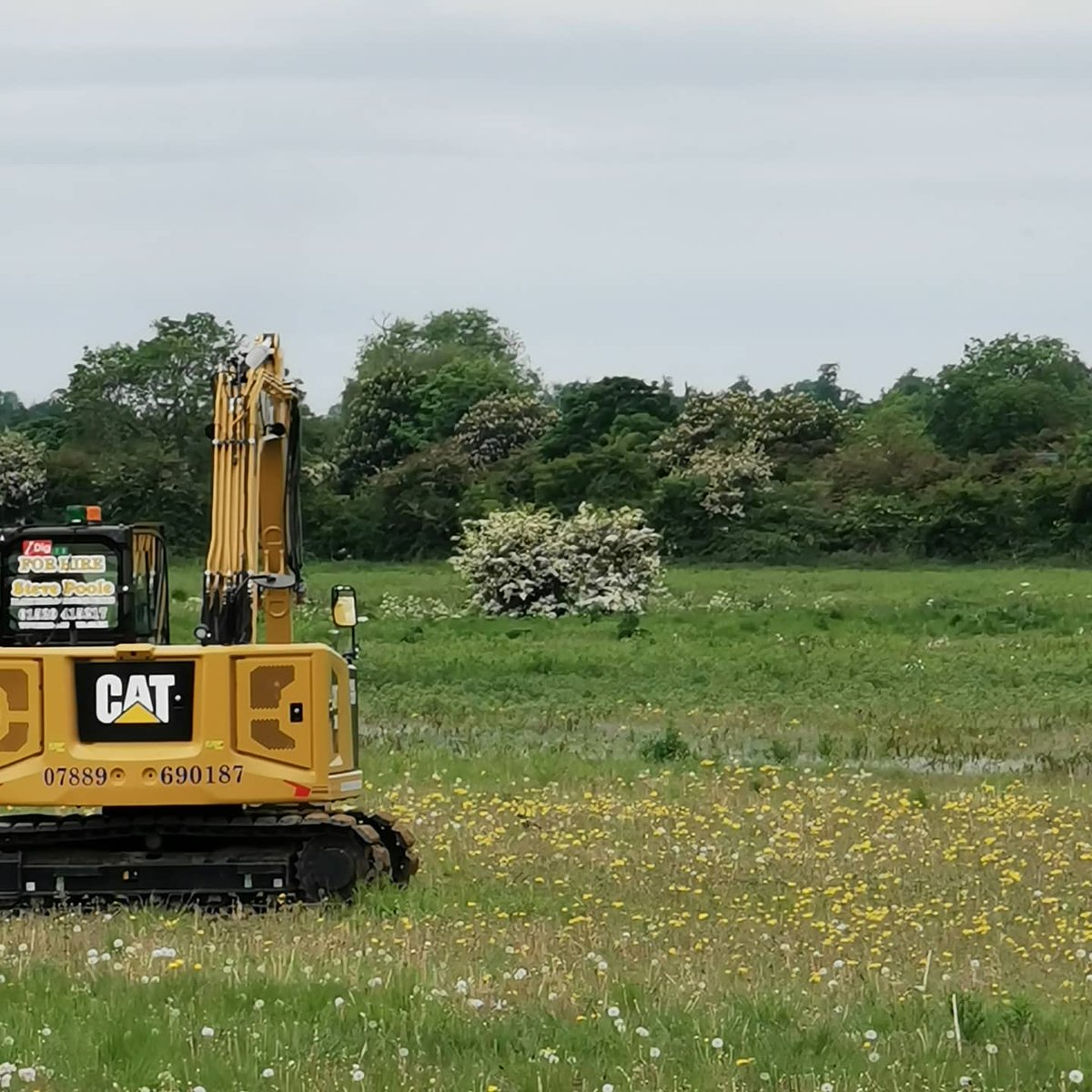 pooleplanthire's tweet photo. Few days with @caulmert this week excavating test pits for a proposed business Park in #sleaford for #nkdc #Engineering #groundworks https://t.co/wpggP84N2p