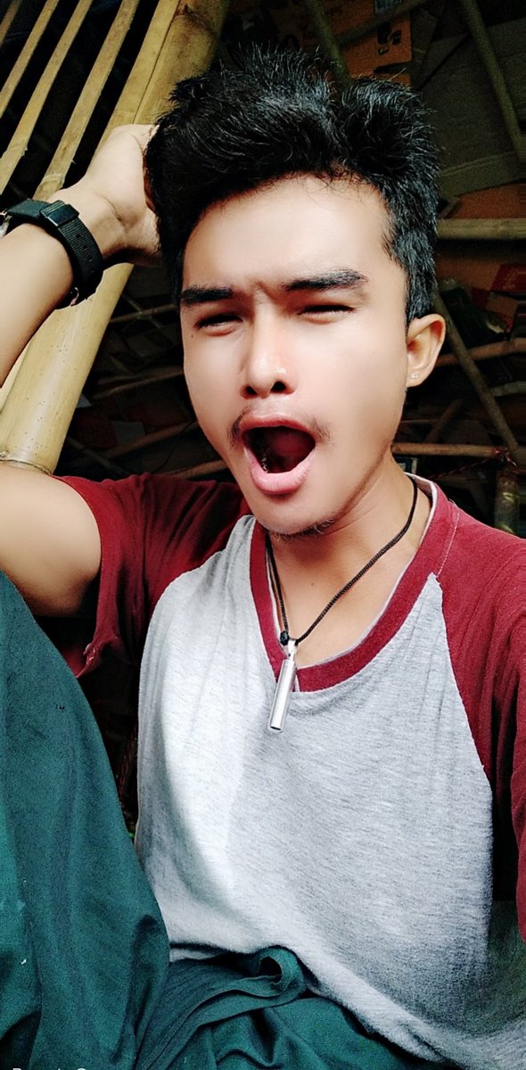 LifeWithoutMan1's tweet photo. 🙄 ဤေကာင္ေလးသည္အပ်င္းထူ၏ 😁
🏡 သူ၏အိမ္သည္ေစ်းဆိုင္ျဖစ္ေသာေၾကာင့္ရႉပ္ပြ၏ 🤣
😎 သင္ရွင္းေပးႏိုင္လ်ွင္ခ်စ္သူျဖစ္ႏိုင္၏ 😏 https://t.co/ZL5cWv5E2k