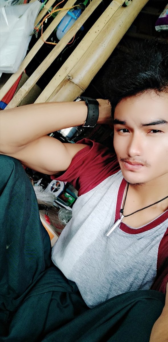 LifeWithoutMan1's tweet photo. 🙄 ဤေကာင္ေလးသည္အပ်င္းထူ၏ 😁
🏡 သူ၏အိမ္သည္ေစ်းဆိုင္ျဖစ္ေသာေၾကာင့္ရႉပ္ပြ၏ 🤣
😎 သင္ရွင္းေပးႏိုင္လ်ွင္ခ်စ္သူျဖစ္ႏိုင္၏ 😏 https://t.co/ZL5cWv5E2k