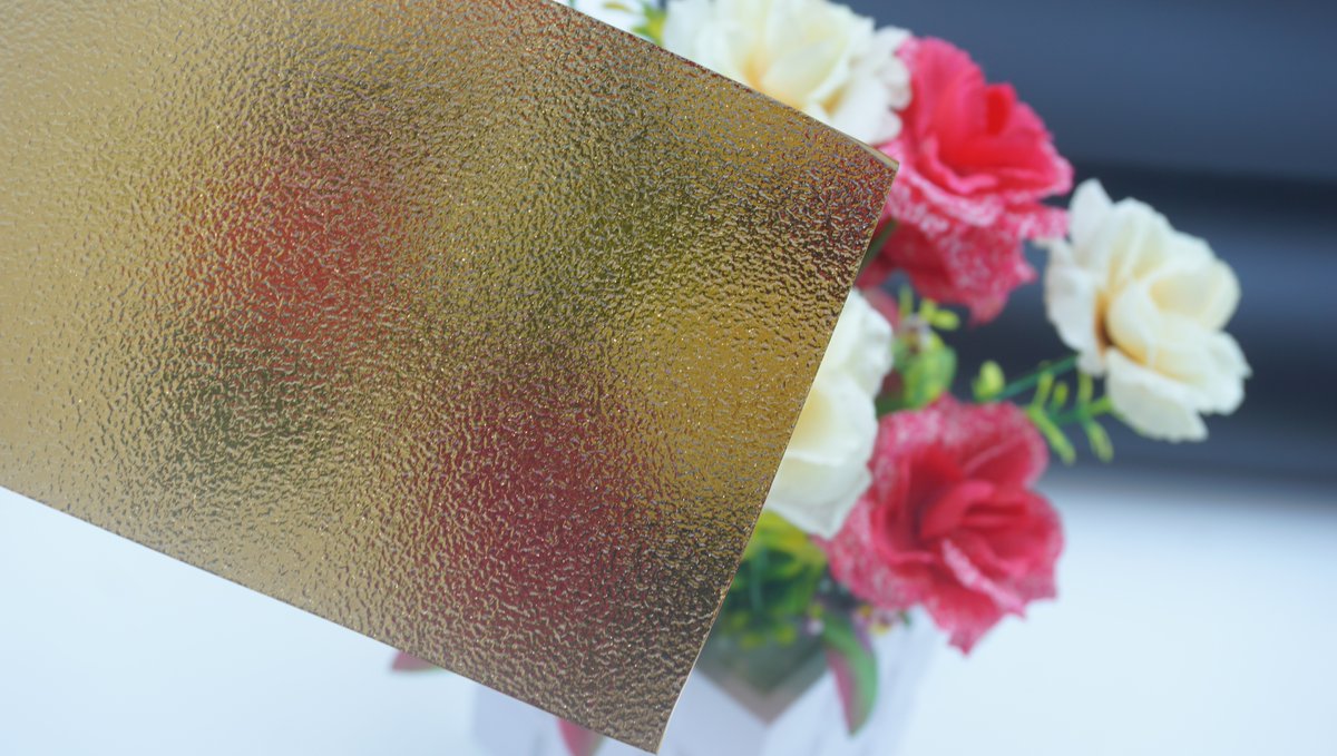 bronze Nashiji Patterned Glass 3mm 4mm 5mm 6mm 
1830x2440mm
Anna@migoglass.com