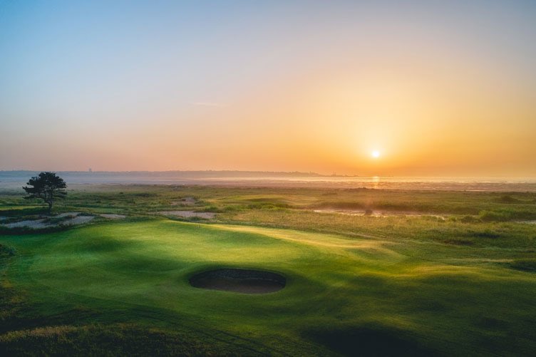 tiggermethis's tweet photo. @Princesgolfclub end of week, must mean it is approaching time for my weekly visit! Huzzah! Hims/Shore with my friend Nick #HomeAwayFromHome #BloodyPoint❤️ #ThankYou #FunWithChum #2Ball #FollowingInTheFootsteps https://t.co/qBTdaXSFQI