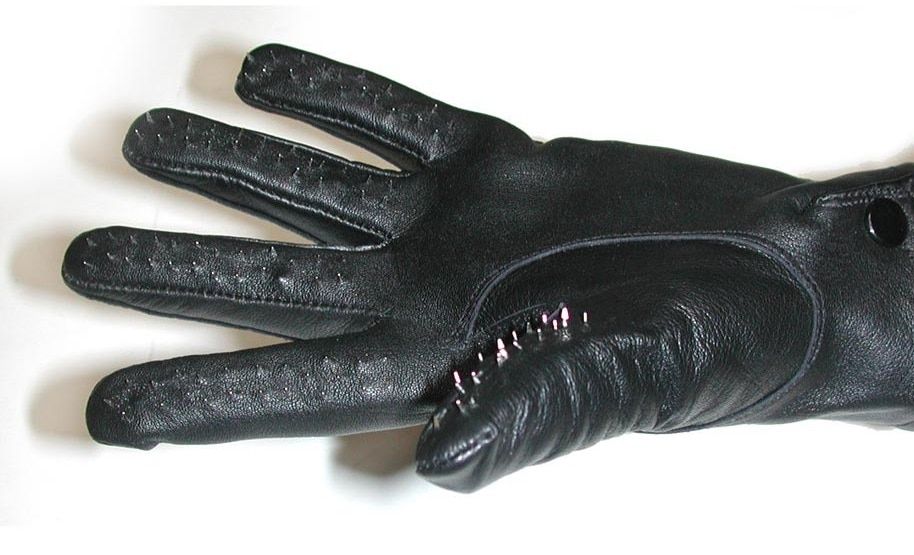 TheTakeHerEasy's tweet photo. I made my cuckold wear these vampire gloves, no touching his small cock: https://t.co/DucGMMWN3r #chastity #cuckold https://t.co/hfFKZhbVUe