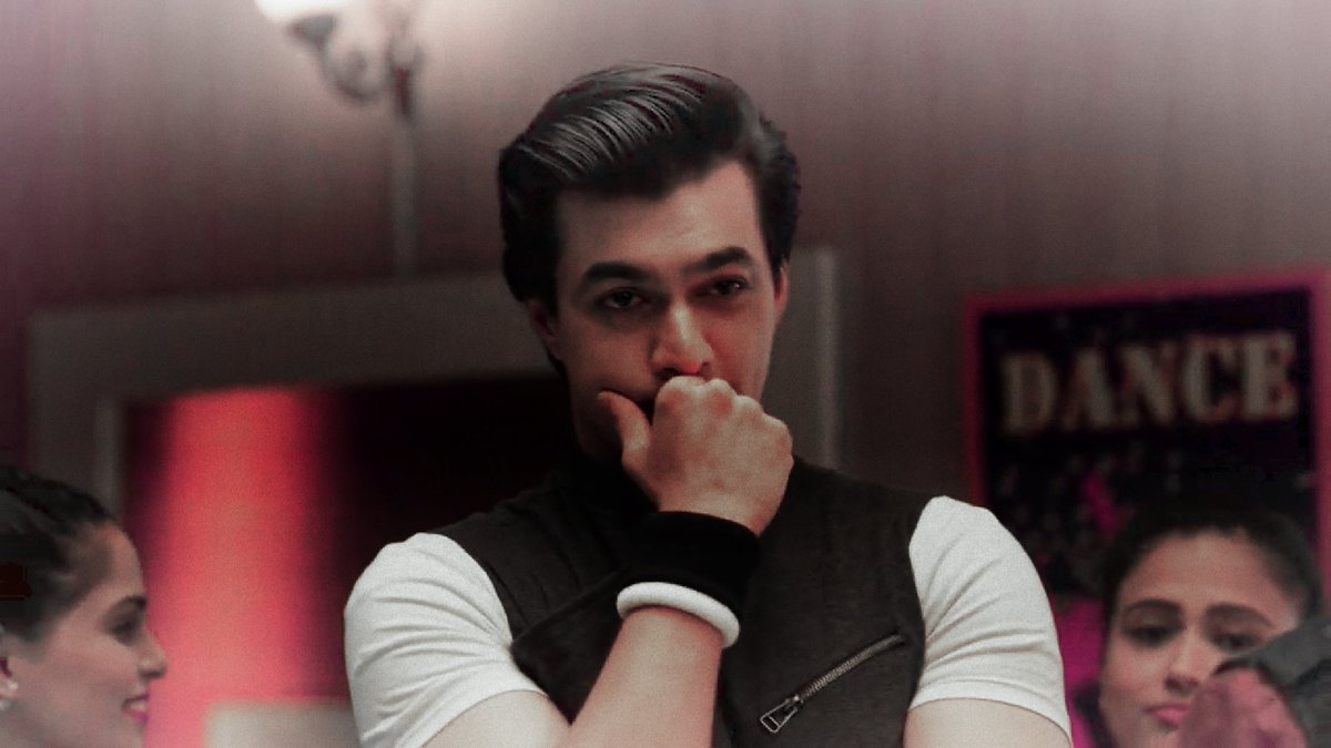 nothing just Kartik looking at his Naira with pure love, adoration, admiration, care and all the emotions he has .... #Kaira  #MohsinKhan