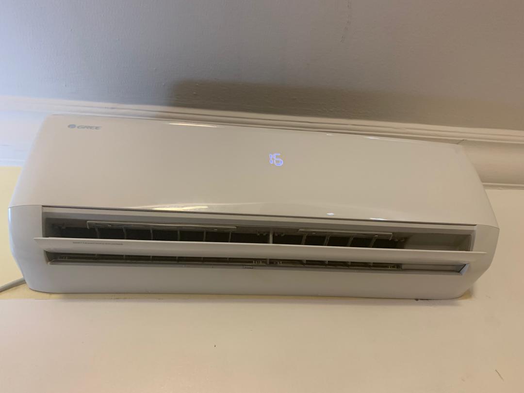 Dontee___'s tweet image. #Relocationsale I have 3 Units of 1.5hP GREE Air- Conditioner for sale at 80k each in Lagos. Call me on 09052279841 for enquiries. Thank you

#PlsRT