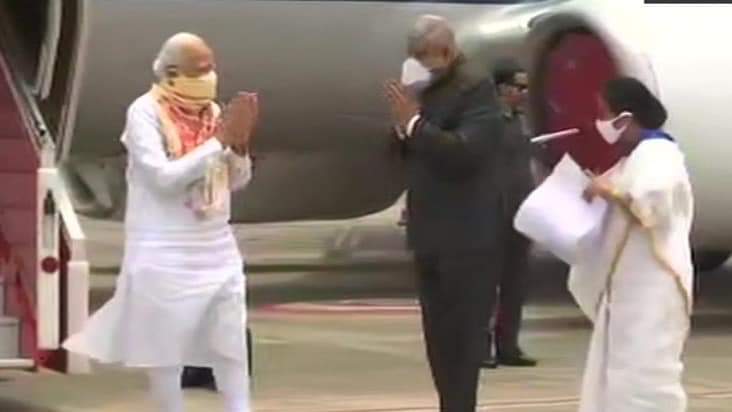 IVivekTiwari_'s tweet image. PM @narendramodi 
reaches #WestBengal
he will be conducting 
an aerial survey of the areas affected by 
#CycloneAmphanUpdate