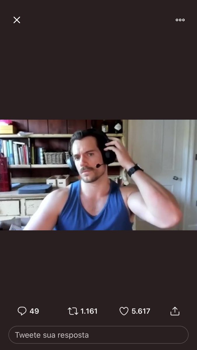 michelkdev's tweet image. A internet nao perdoa kkk o Henry Cavill agora virou meme dos gamers kkkk mano rindo muito aqui!!! O cara todo engomadinho jogando Minecraft kakakaka puta que pariu. 😂