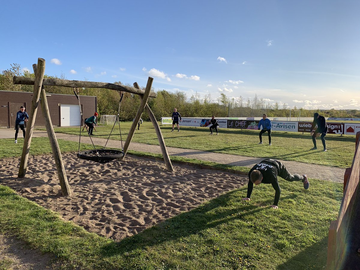 First outdoor session was a success. Now we are just waiting for the leisure centre to open 🤾🏻🤾🏻 #SocialDistance